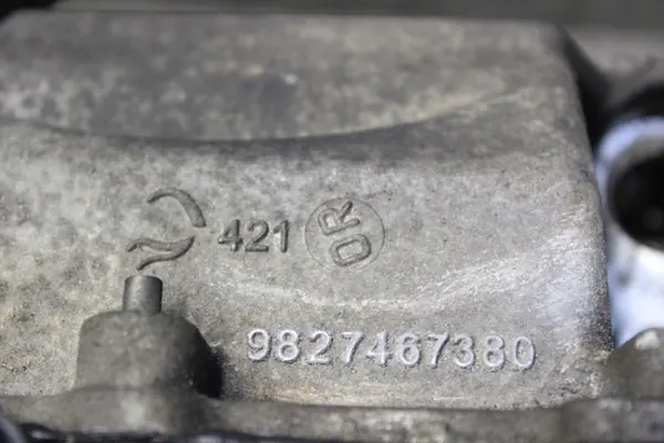 CITROEN PEUGEOT OPEL 1.2 THP Oljesump HN02 image 4