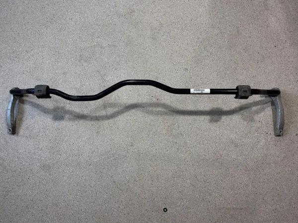 Barra estabilizadora trasera Audi Q7 OEM 4M0511305L image 2