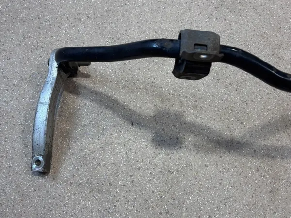 Barra estabilizadora trasera Audi Q7 OEM 4M0511305L image 9