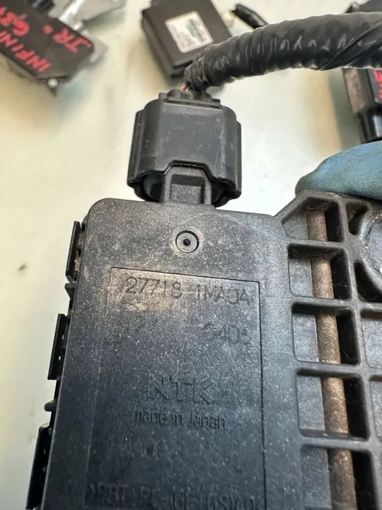 Infiniti G37 3.7 V6 temperatuursensor 277181MA0A image 3