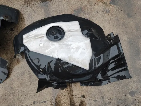 Renault OE Front Right Wheel Arch image 2