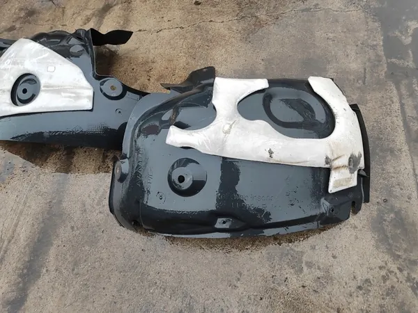 Renault OE Front Right Wheel Arch image 4