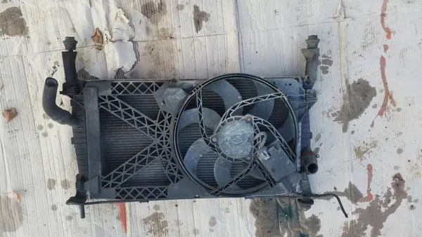 Conjunto de radiador completo Ford OE 6410B028 image 2