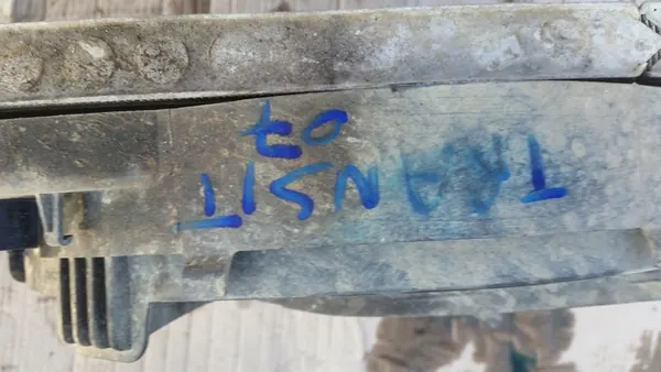 Conjunto de radiador completo Ford OE 6410B028 image 3