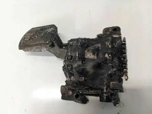 Ölpumpe Ford Kuga OEM EIS-2751947 2008 2.0L image 2