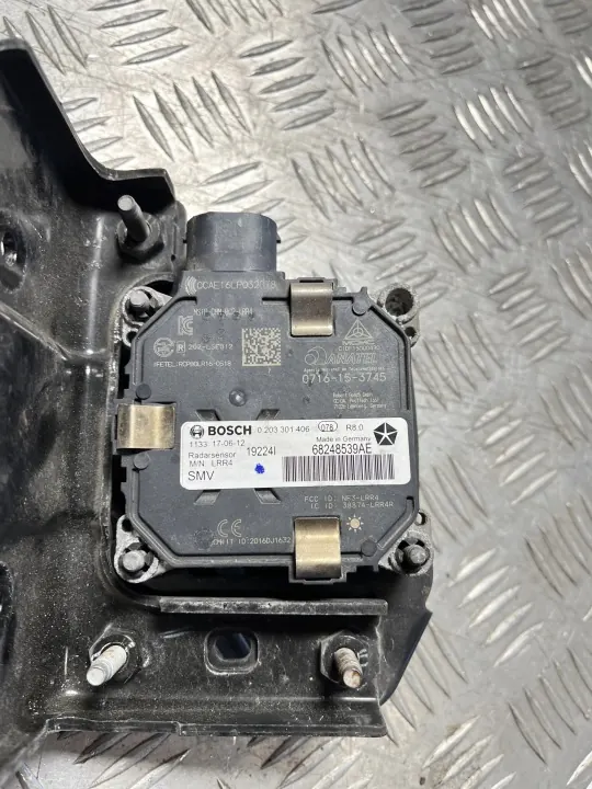 Support radar Distronic OEM 68248539AE avant Jeep Compass image 3