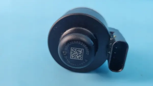 Tesla Model 3 21r Elektroventil OEM 1501100-CL-C image 9