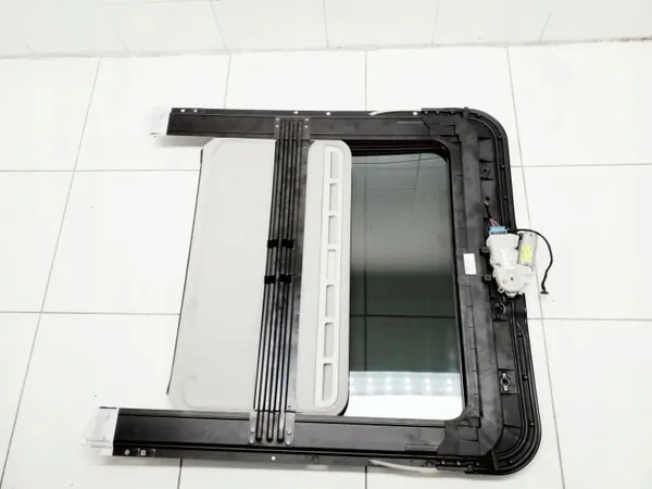Skoda Octavia Mk2 schuifdak OEM 1U0877041M compleet image 3