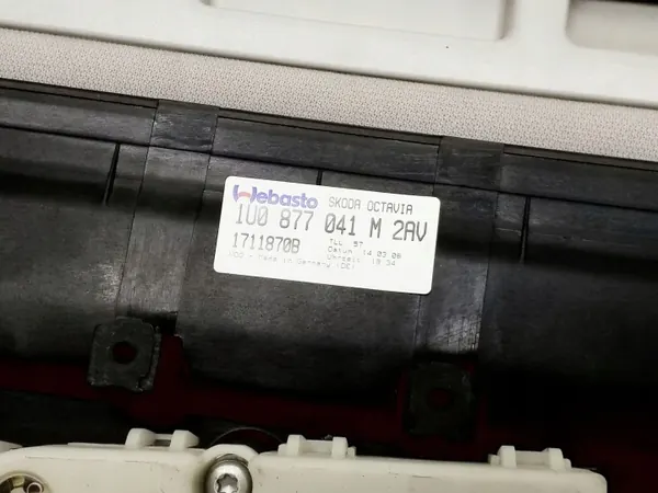 Skoda Octavia Mk2 schuifdak OEM 1U0877041M compleet image 4