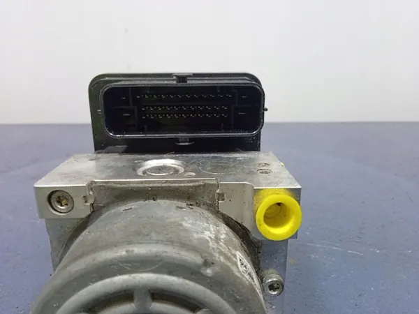 Pompe ABS Mazda OEM BHR1437A0A pour Mazda 3 III image 3