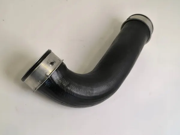 Volkswagen Golf SportWagen 2004 Intercooler-Schlauch image 2