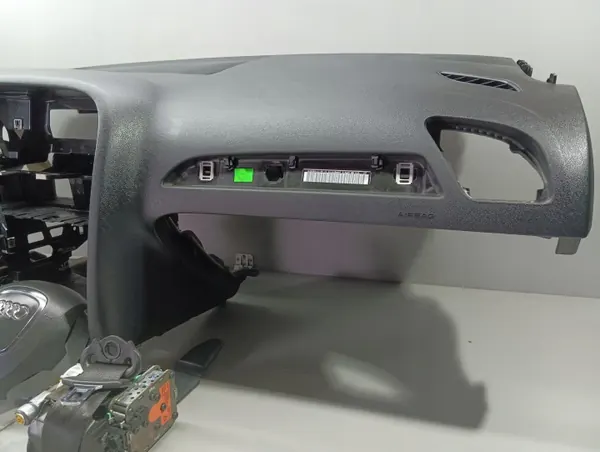 Tableau de bord OEM avec 2 airbags et capteurs Audi A4 B8 image 6