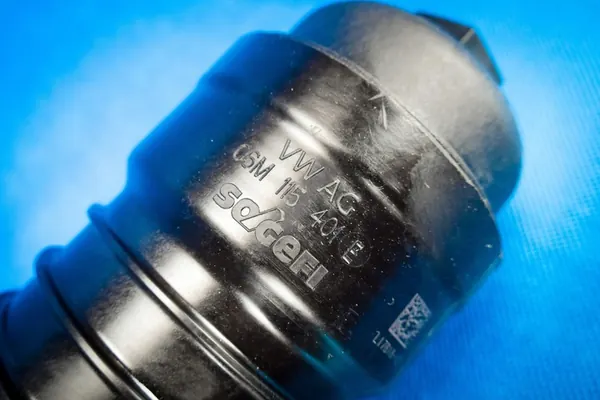 Audi A7 4K8 Olje Filter Bas 06M115401E OEM image 4