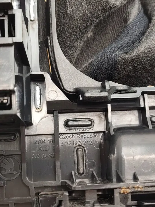 Suporte esquerdo Skoda Superb B8 OEM 3V2863212A image 3