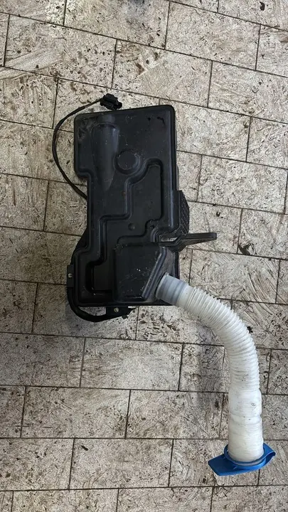 Pesunesteen Säiliö VW Tiguan 5N0955453G image 2