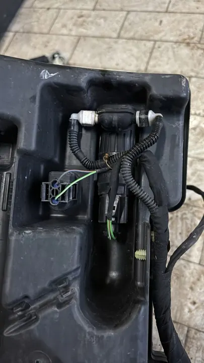 Pesunesteen Säiliö VW Tiguan 5N0955453G image 3