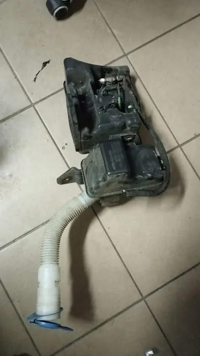 Pesunesteen Säiliö VW Tiguan 5N0955453G image 5