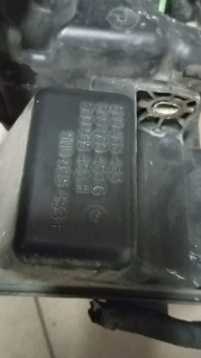 Pesunesteen Säiliö VW Tiguan 5N0955453G image 6