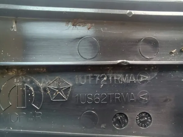 Jeep Cherokee kojelautavalonauha OEM 1UF72TRMA image 6