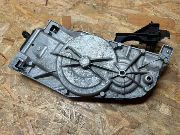 Tirón de maletero Mercedes OEM A0999064703 - Pieza OE image 10