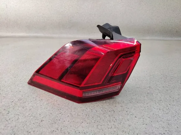 Farol Traseiro Esquerdo no Para-lama VW Tiguan II 5NA AOP45774 image 2