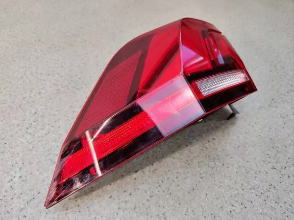 Farol Traseiro Esquerdo no Para-lama VW Tiguan II 5NA AOP45774 image 3
