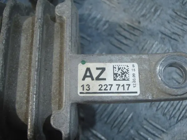 Supporto motore sinistro Opel Insignia 2.0 CDTI image 7