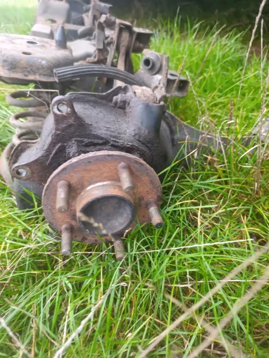 Bakaxelbalk OEM BELKA ZAWIESZENIA TYŁ VOLVO V50 image 3