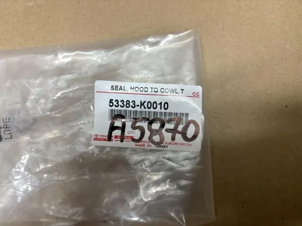 Junta do capô Toyota Yaris P21 OEM 53383K0010 image 4