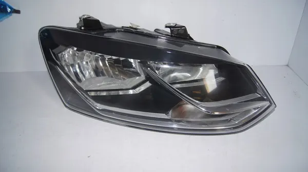 Farol dianteiro esquerdo VW Polo V 6C1941005 image 3