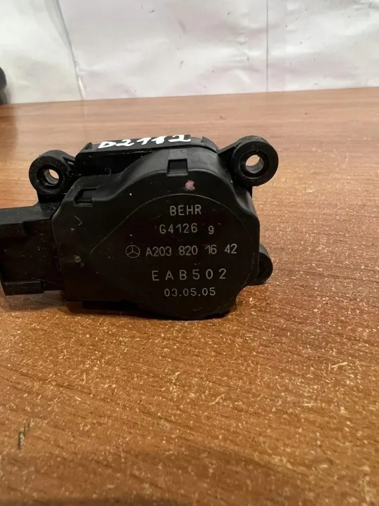 Motor de válvula Mercedes-Benz OEM D2112 para Classe E W211 image 3