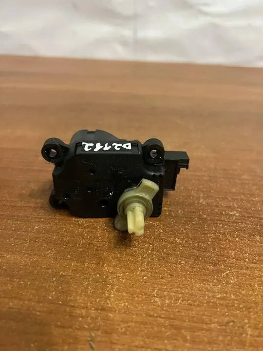 Motor de válvula Mercedes-Benz OEM D2112 para Classe E W211 image 5