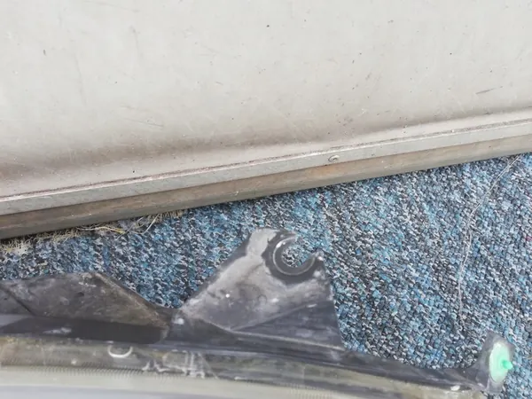 RENAULT TWINGO 07- oikea lamppu HELLA 260103107R image 2