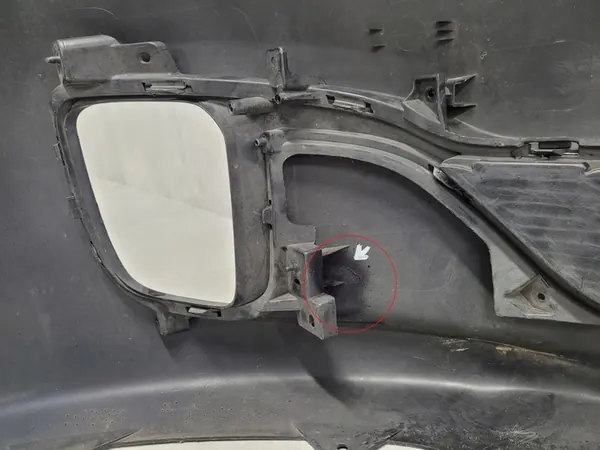 Parachoques delantero Kia Carens IV 2013-2016 OEM image 8