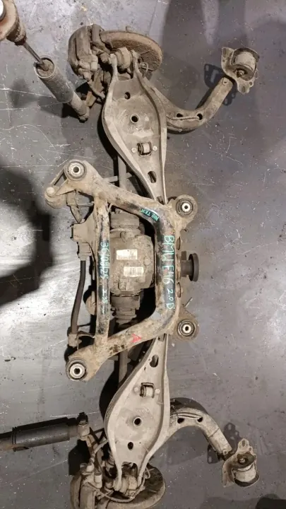 Suspension arrière BMW E46 OEM bmw e 46 - Occasion image 2