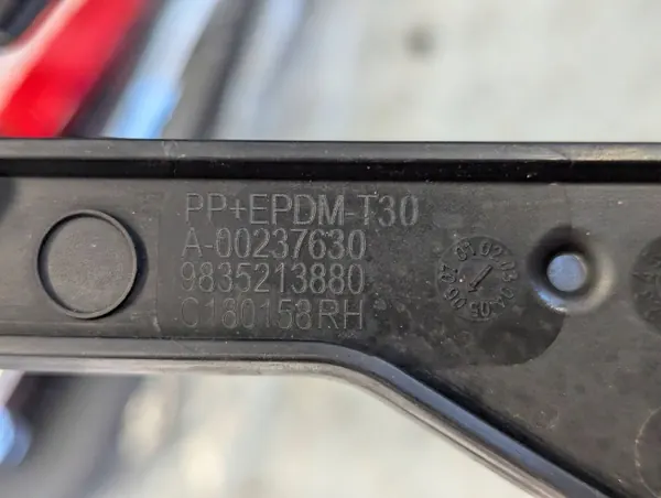 OEM 9835213880 rechter koplampframe voor Opel Mokka B image 7