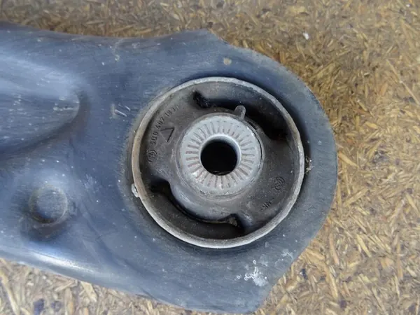 AUDI A3 8V GOLF VII LEON III Braccio Oscillante Sinistro 5Q0407151R image 3