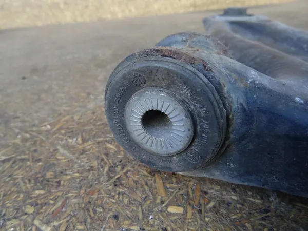 AUDI A3 8V GOLF VII LEON III Braccio Oscillante Sinistro 5Q0407151R image 4