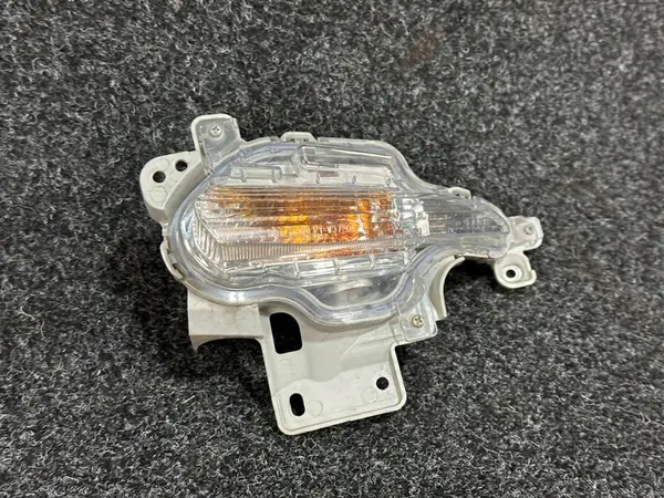 MAZDA 3 17-18 Indicador de Parachoques Frontal Izquierdo B63C51360A image 2