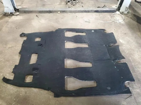 Alfombra delantera Chrysler Pacifica OEM 5SN20DX9AG image 2