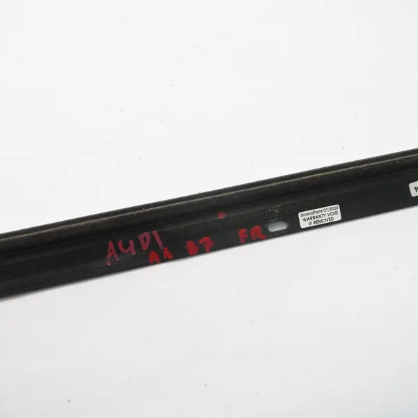 Garniture Vitre Audi A4 B7 Droite Avant OEM 8E0853284B image 9