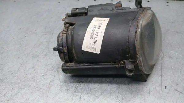 Farol esquerdo Audi A6 C5 1.8B 97R 4B0941699A image 4