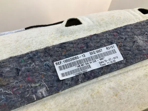 Begagnad Volkswagen Scirocco takklädsel OEM 1K8867500AH image 10
