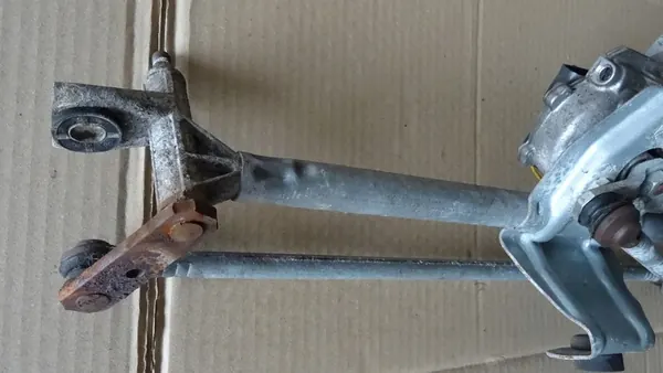 Etupyyhkijän mekanismi Opel Corsa C image 6