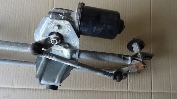 Etupyyhkijän mekanismi Opel Corsa C image 7