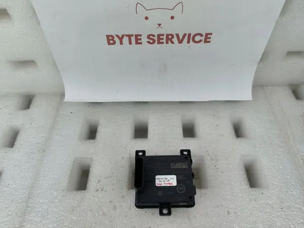 Audi OE Radarsensor 8B3907550 - Begagnad Distronic image 2