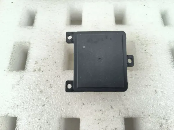 Audi OE Radarsensor 8B3907550 - Begagnad Distronic image 3