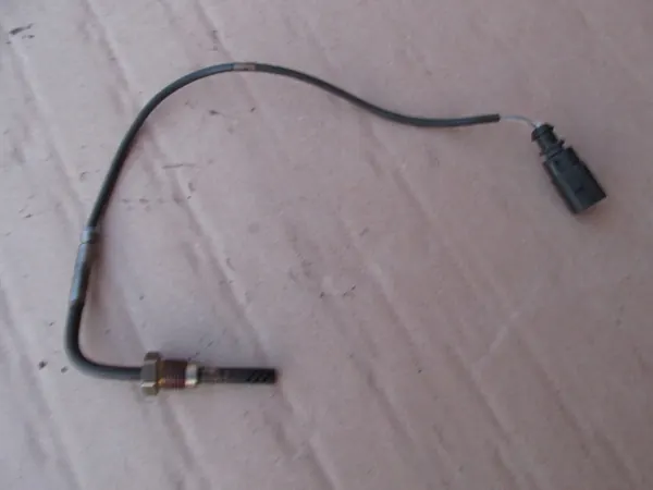 Sensor de temperatura de escape Audi A8 D3 3.0 TDI 059906088M image 2