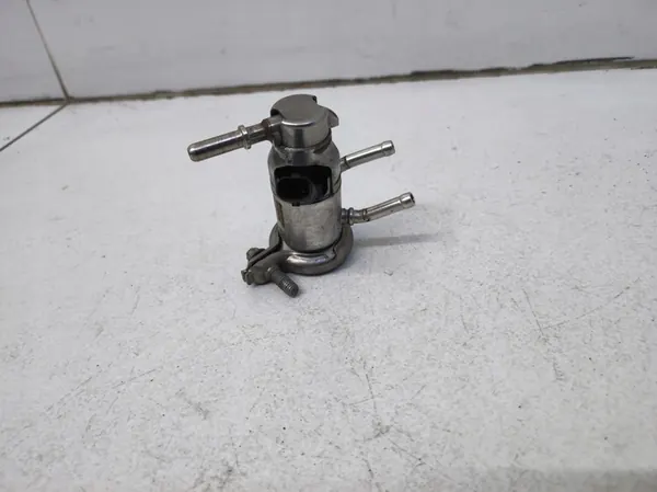 AdBlue Injektor Mercedes E-Klass W213 3.0 CDI image 2