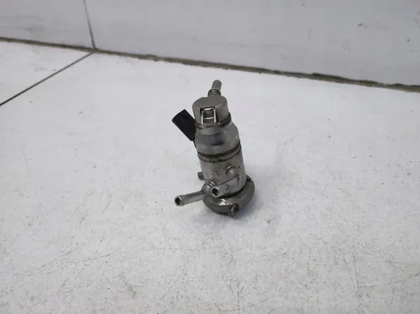 AdBlue Injektor Mercedes E-Klass W213 3.0 CDI image 3